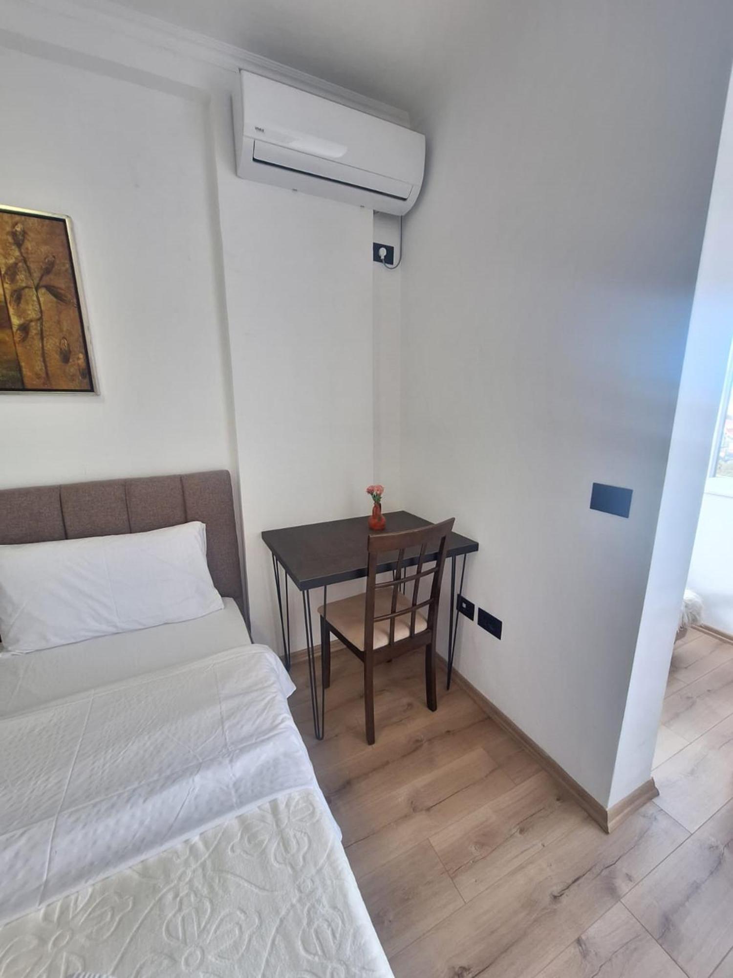 Albania Apartment Near Tirana City Center Double Or Twin Bed Esterno foto