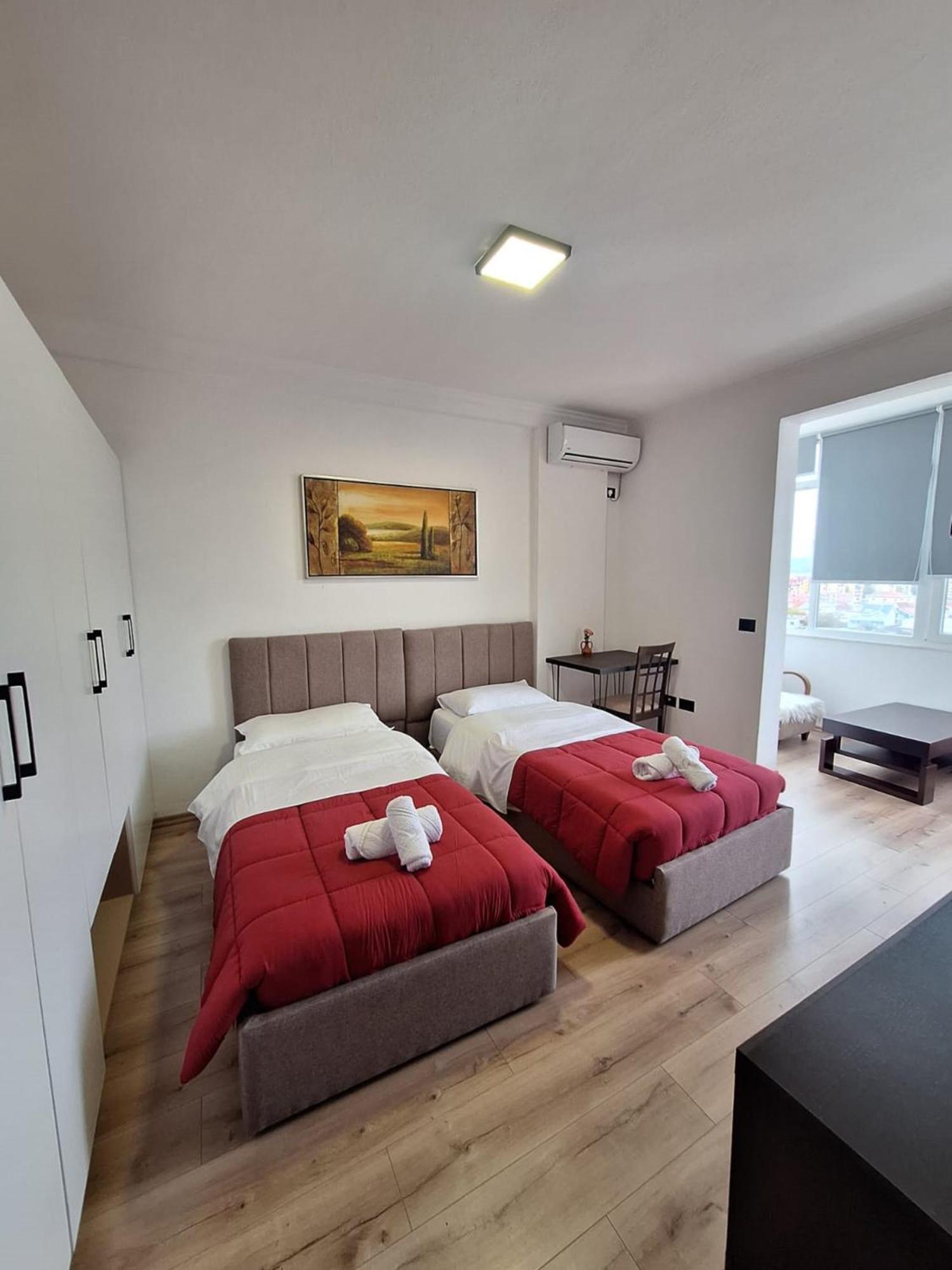 Albania Apartment Near Tirana City Center Double Or Twin Bed Esterno foto