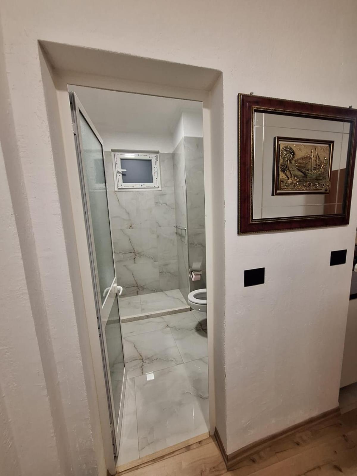 Albania Apartment Near Tirana City Center Double Or Twin Bed Esterno foto