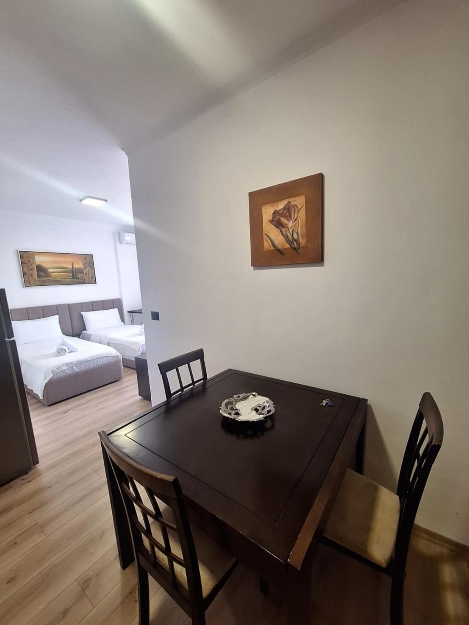 Albania Apartment Near Tirana City Center Double Or Twin Bed Esterno foto